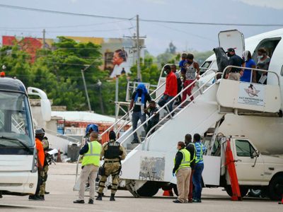 Expertos de la ONU condenaron las expulsiones masivas de ciudadanos de Haití desde Estados Unidos