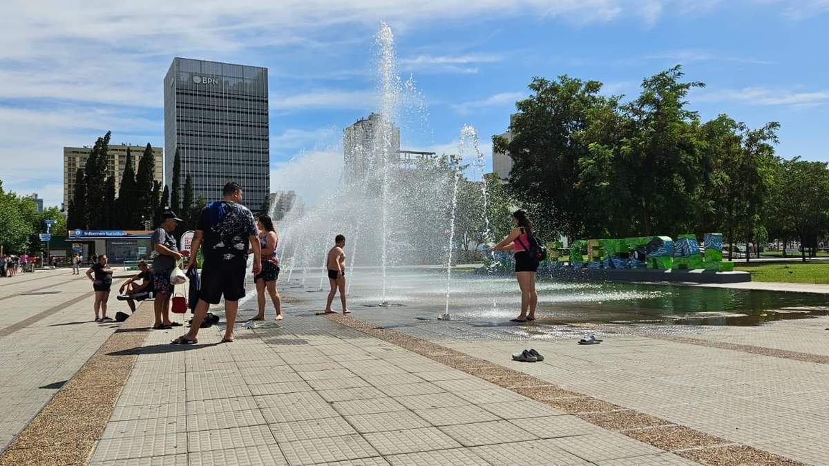 La ola de calor seguirá en la ciudad de Neuquén. Fuente: (Javier Manzano)