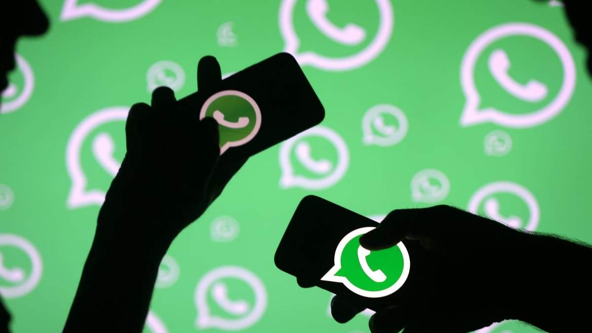 WhatsApp es el servicio de mensajería instantánea propiedad de Facebook. Fuente: (Instagram).
