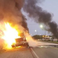 Sobre la ruta 22: se produjo el brutal incendio de un camión