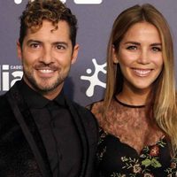 La esposa de David Bisbal lució su avanzado embarazo en sus vacaciones en Almería