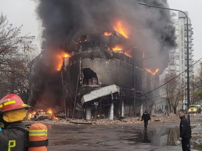 La Plata: cuál es la principal hipótesis sobre el incendio que se desató en un edificio