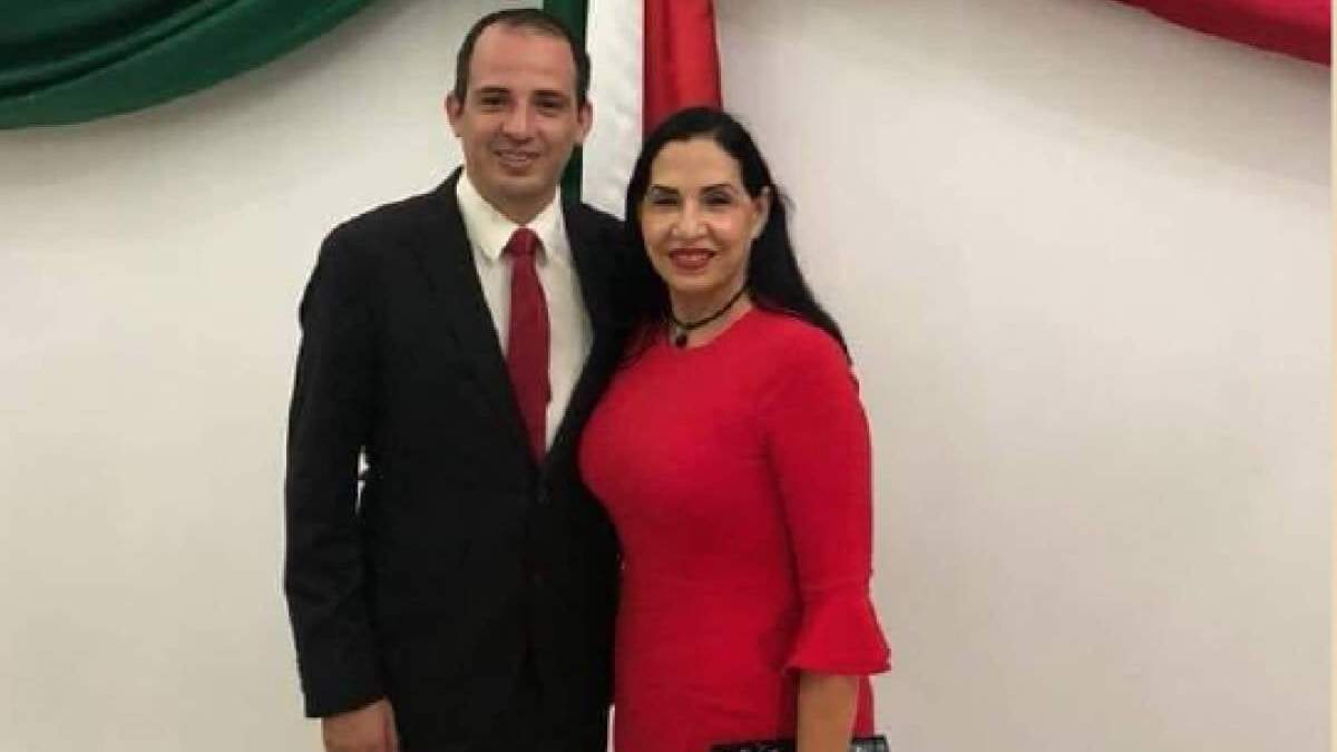 Octavio Pérez Garay y su madre, Marina Garay Cabada