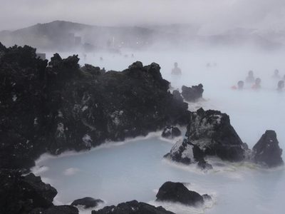 Islandia evacúa un pueblo y activa una alerta de aviación por riesgo de erupción volcánica