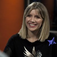 En pijama y a cara lavada: Laurita Fernández reapareció en un video tras su separación