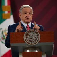 AMLO cuestiona a juez por suspender caso de corrupción de Emilio Lozoya
