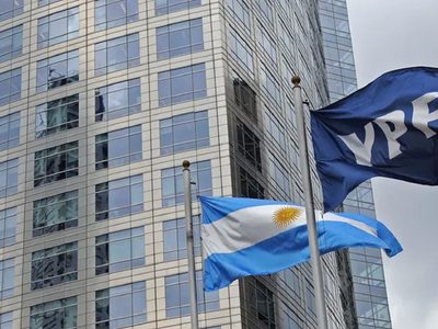 La Justicia de EE.UU. frena el juicio por YPF y el Gobierno lo celebra como un "hito histórico"