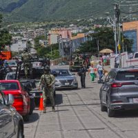 Militares y policías blindan el cuarto informe de Evelyn Salgado