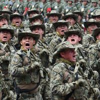 AMLO ofrece sumar 50 mil elementos a las fuerzas armadas y mejorar el presupuesto en seguridad