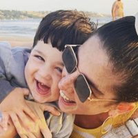 Como un bacán: Toro se quedó a cargo de las vacaciones y recibe todos los mimos de Juana Repetto