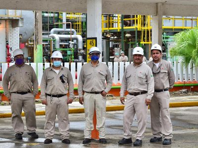 AMLO presume producción de refinería Madero: "está procesando 105 mil barriles diarios de petróleo"