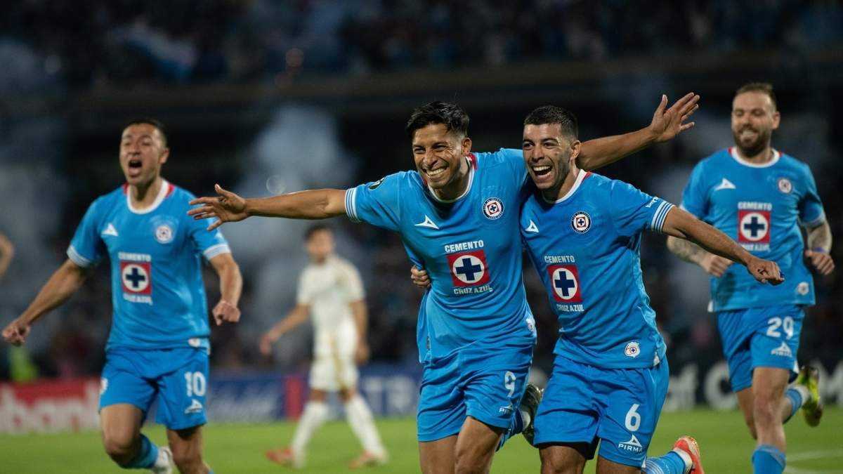 Ángel Sepúlveda festeja su gol ante Tigres