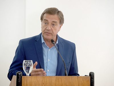 Tras la aprobación del Gobierno, Suárez anunció la vuelta de los comercios en Mendoza