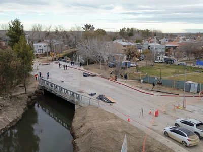 Inauguran el puente de calle Leguizamón tras un año y cuatro meses de obras
