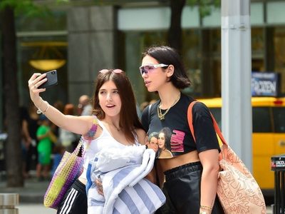 ¡Dos gotas de agua! Dua Lipa presentó a su hermana menor en Instagram. ¡Se volvió viral!
