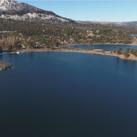Investigan el hallazgo de un cuerpo en el lago Aluminé