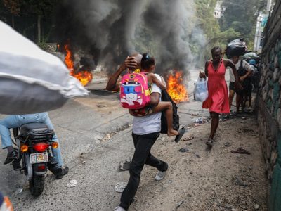 Caos en Haití: pandillas atacan objetivos clave como prisiones mientras las alianzas cambian