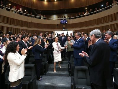 “Es un honor estar con Claudia hoy” el grito afuera del TEPJF que marcó el cambio de estafeta