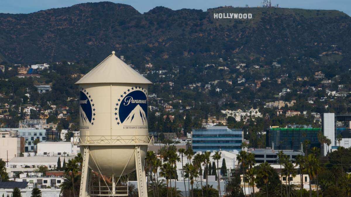 La torre de agua de Paramount Pictures en Los Ángeles el 18 de diciembre del 2025