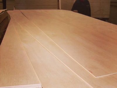Con retazos de madera y un palo de escoba, creá esta divina mesa de luz low cost para tu habitación