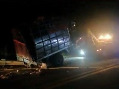 Camión con migrantes vuelca en Chiapas