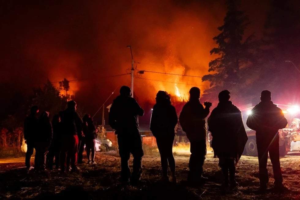 Extienden detención de sospechoso de iniciar incendio forestal que mató a 20 personas en Chile