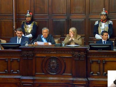 Todos los anuncios que hizo Cornejo en la Legislatura