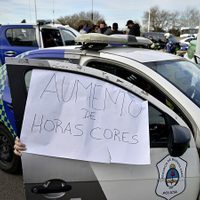 Rebelión policial: más de 100 patrulleros rodearon la Quinta de Olivos