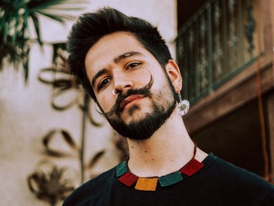 3 presentaciones, 1 noche: Camilo Echeverry copó la gala de los Premios Juventud y aquí la prueba