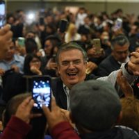 Ebrard pide a gobernadores de Morena prudencia sobre apoyos a “corcholatas”