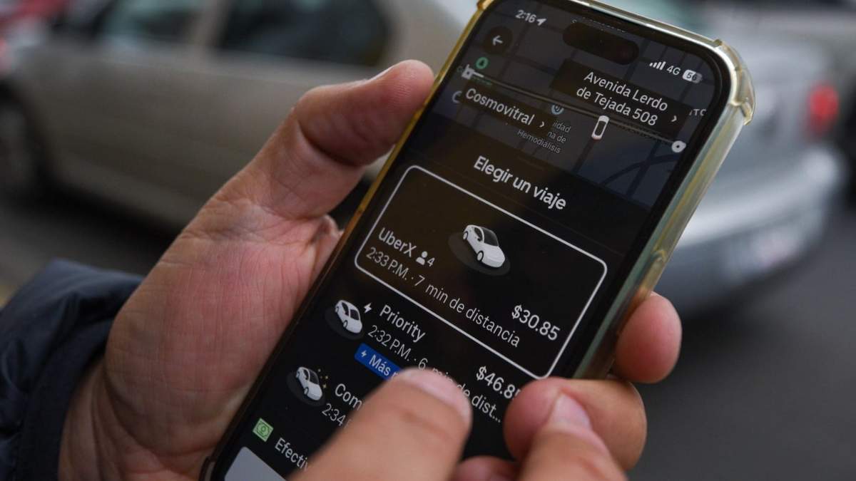 No hay legislación que permita pacto entre Uber y taxistas: Semovi