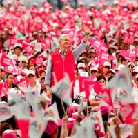 Amas de casa exigen salario rosa a Del Mazo; denuncian que sólo benefician a las priistas