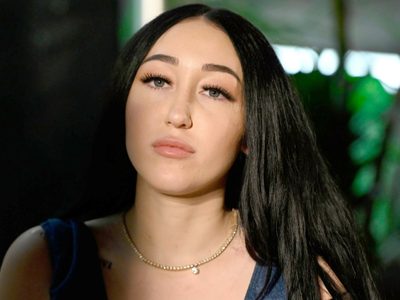 Sin palabras: el peculiar outfit de Noah Cyrus en los CMT Music Awards provocó todo un revuelo