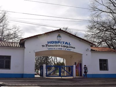Furia en General Roca: un hombre se cansó de esperar una ambulancia e hizo destrozos en el hospital