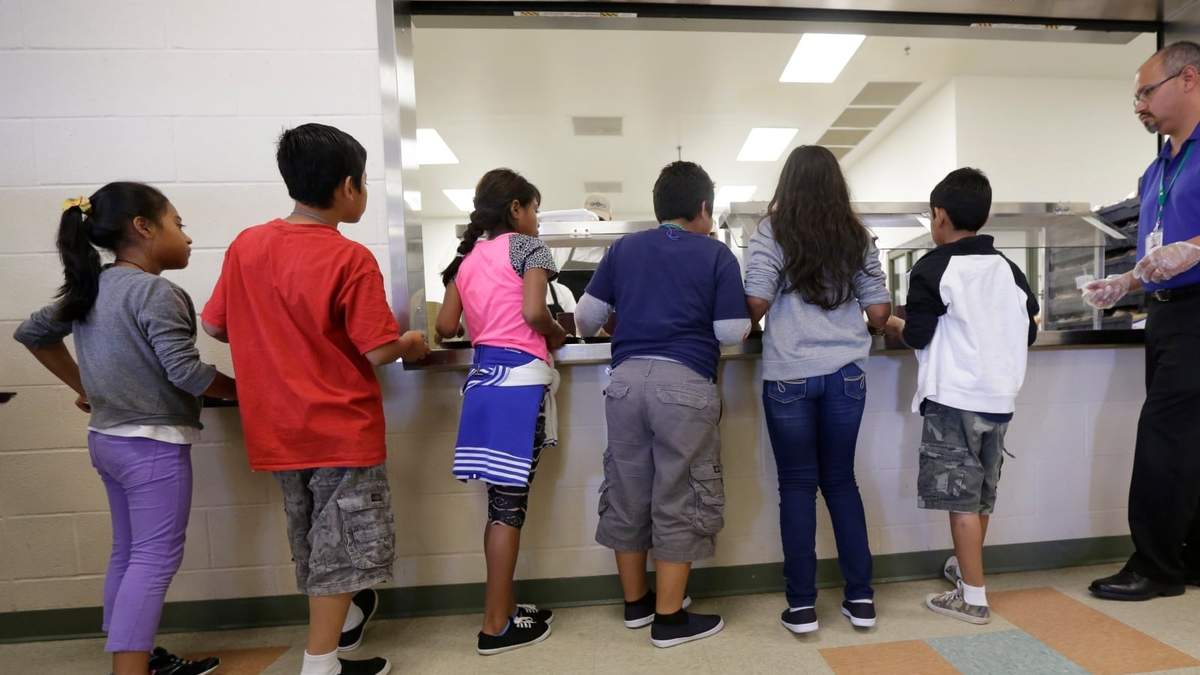 Gobierno mexicano permite ingreso libre de bienes a connacionales repatriados de EU