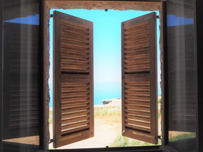 No tires las ventanas de madera que se rompieron: creá este fabuloso mueble para tu casa sin gastar