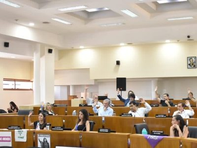 Defensor del Pueblo: Jorge Rey, entre cuestionamientos y apoyo