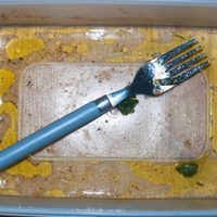 Limpiá los tuppers con grasa en menos de 2 minutos y con 3 ingredientes que tenés en tu casa