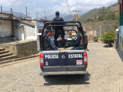 Reportan el secuestro de dos estudiantes, un profesor y un taxista en Oaxaca