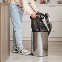 Con 1 ingrediente de la cocina, el truco para mantener el tacho de basura desinfectado y sin mal olor