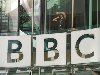 La BBC anuncia hasta 2 mil despidos en un duro plan para recortar el 10% de su presupuesto