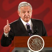 López Obrador: “Calderón y Peña tienen que declarar”