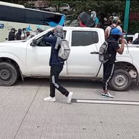 Alumnos de Ayotzinapa bloquearon la Autopista del Sol