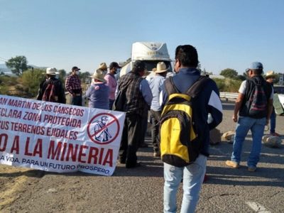 Con bloqueo carretero, exigen negar la ampliación a proyecto de minera en Oaxaca