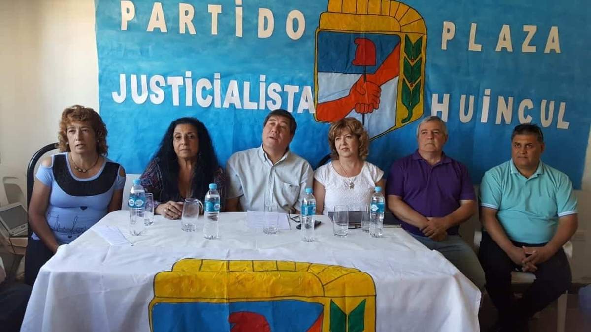 Vicepresidente primera del Partido Justicialista y presidente del Consejo Local del PJ Cutral Co, María Elena Paladino. Fuente: (Facebook)