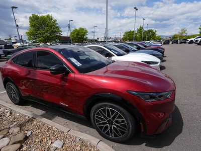Profeco y Ford llaman a revisión a más de 2 mil vehículos por este defecto