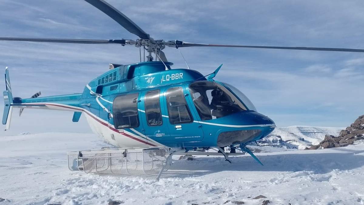 El trabajo se realizó a más de 1800 msnm y los operarios contaron con el Helicóptero de la provincia. Fuente: Prensa PNL