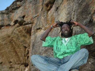 Dolor en el ambiente artístico: falleció Cheikh Gueye, percusionista de "La Bomba de Tiempo"