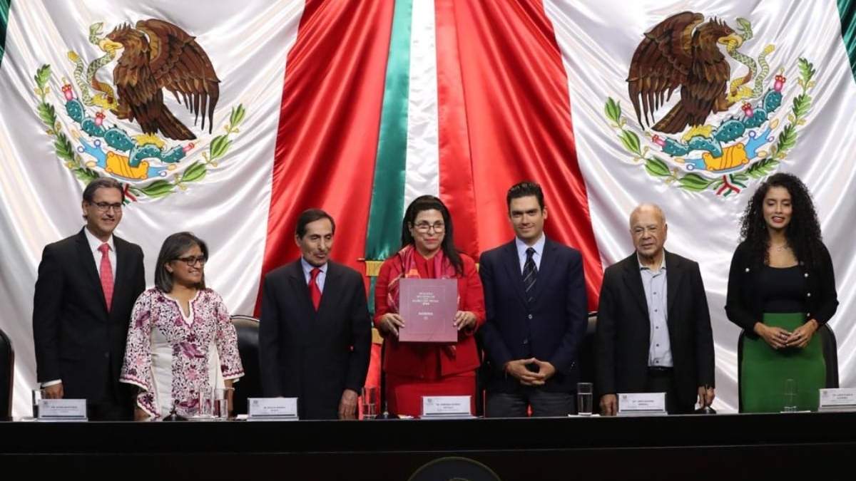 Rogelio Ramírez de la O entregó el Paquete Presupuestal 2024 en la Cámara de Diputados