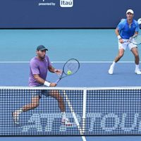 El tenista mexicano Santiago González conquista el Miami Open en dobles